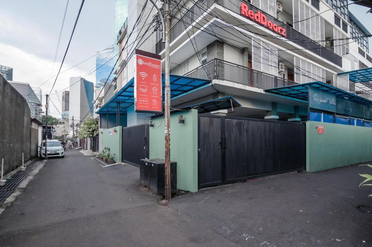 Reddoorz Plus Near Semanggi Jakarta Exterior photo