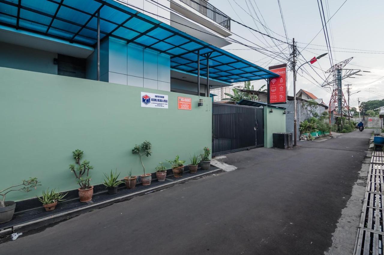 Reddoorz Plus Near Semanggi Jakarta Exterior photo